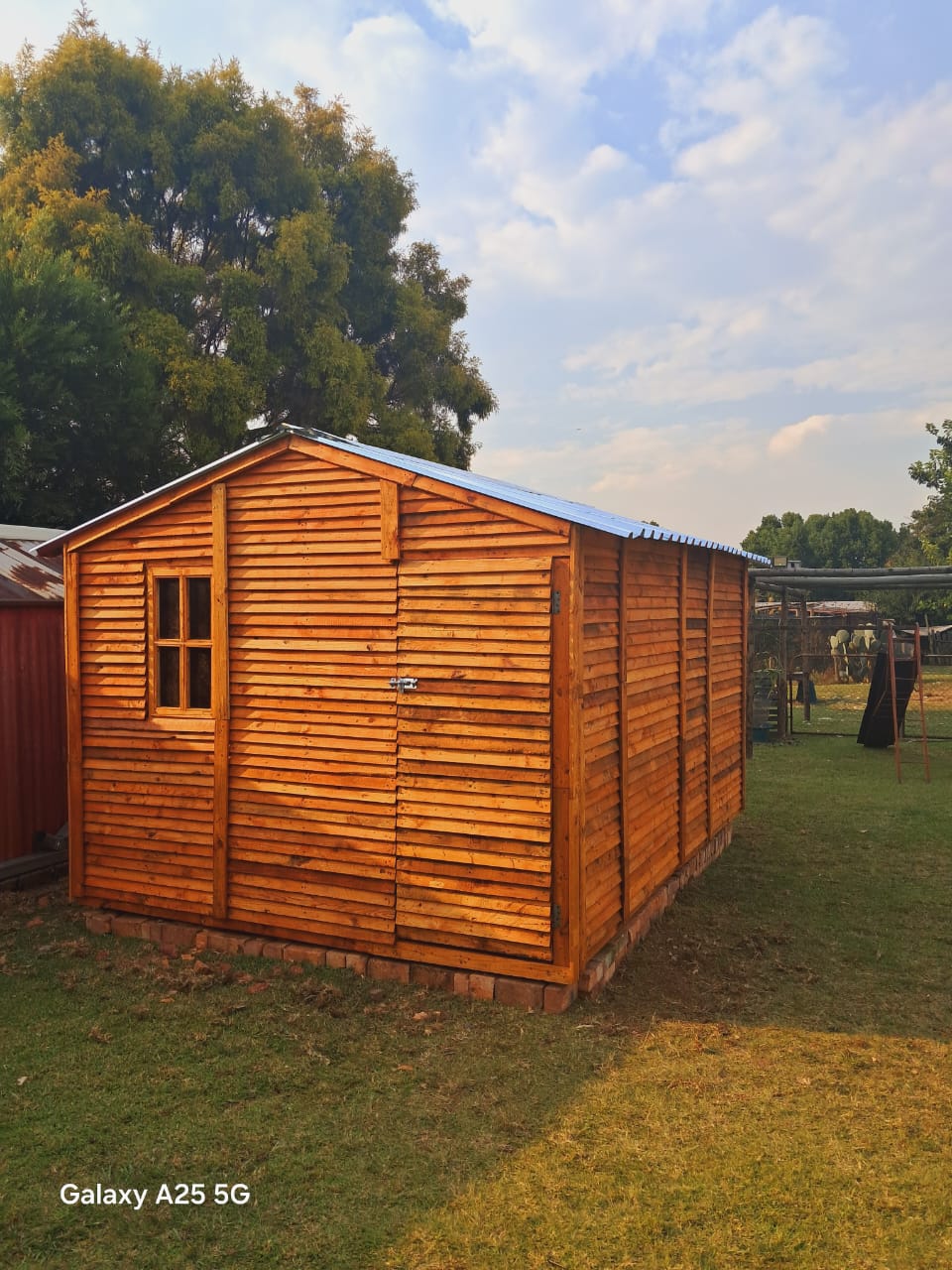 Bright Wendy Premium Wendy House